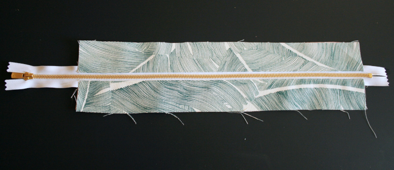 tuto trousse de toilette - assemblage du zip