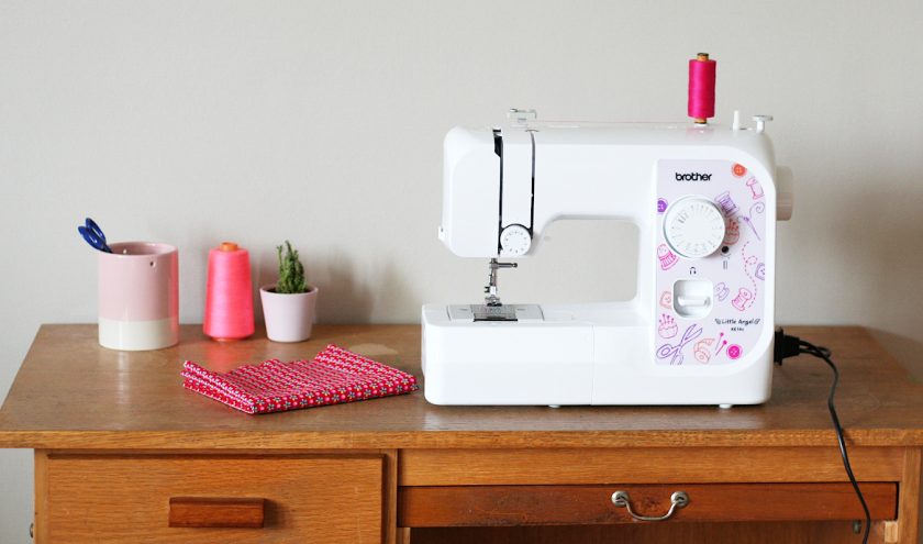 Choisir une machine à coudre enfant - LOUISE magazine
