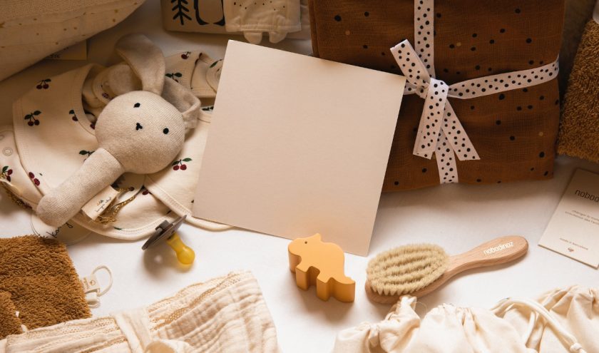 5 idées de cadeaux de naissance à coudre